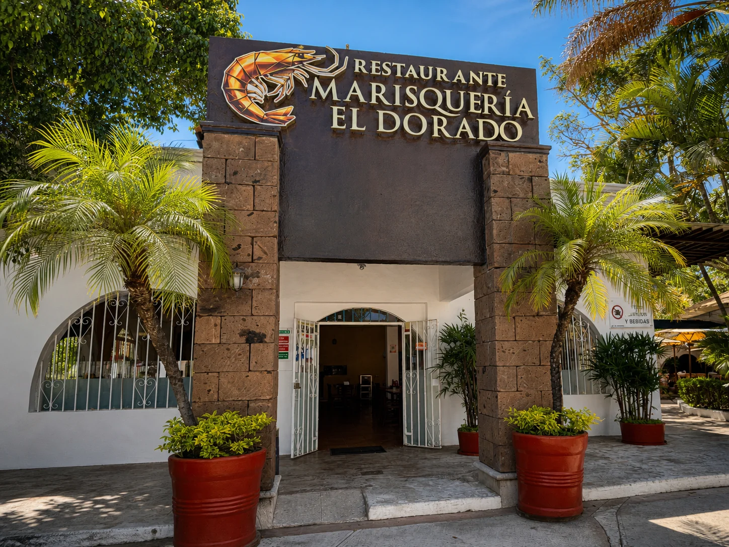 Fachada principal de Restaurante Marisquería El Dorado